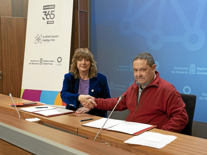 Ana Ollo eta Oskar Zapata, atzo, Iruñean.