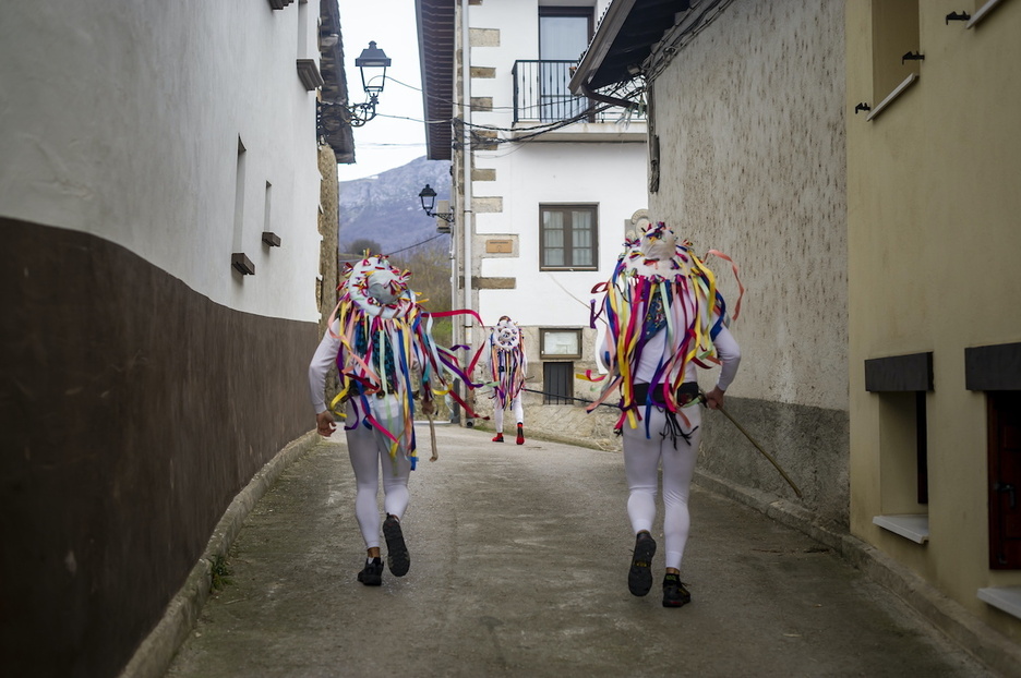 Mamoxarroak Unanuko kaleetara atera dira.