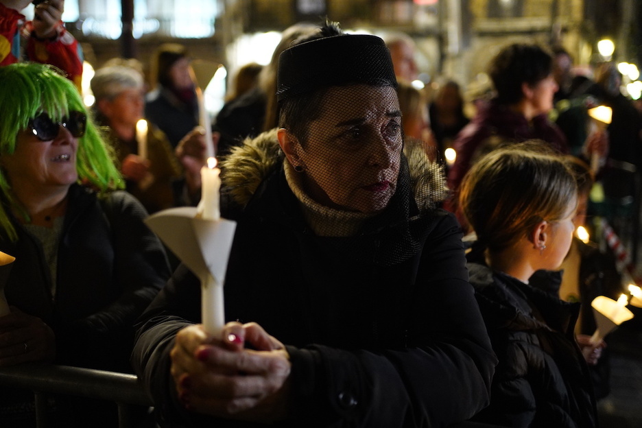 Kandelekin gerturatu dira bilbotarrak inauteriei agur esatera.