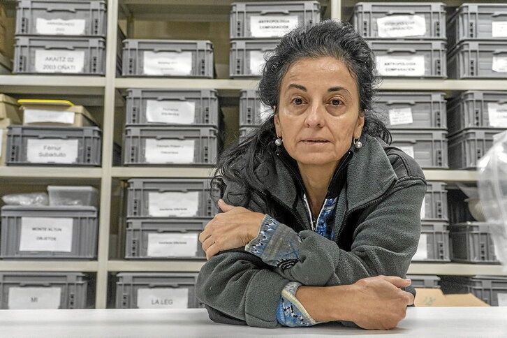 Irudian, Lourdes Herrasti Aranzadiren egoitzan, Donostian.