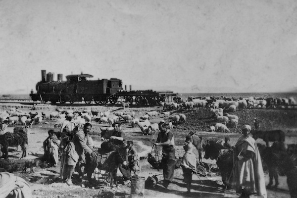 Obras del ferrocarril Transahariano, donde trabajó Metauten en condiciones infrahumanas. (Cedida por Maite MAGALLÓN METAUTEN)