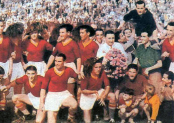 La primera Roma ganadora del «scudetto», en 1942.