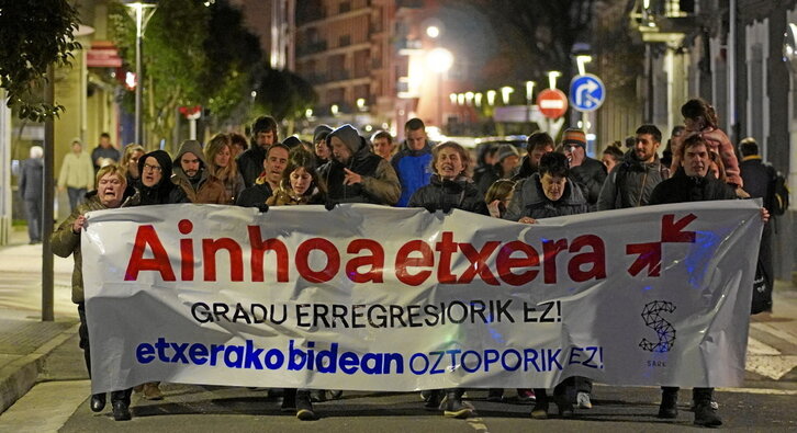 Ainhoa Barbarini ere hirugarren gradua kendu diote. Ostiralean mobilizazioa egin zuten Urretxun.