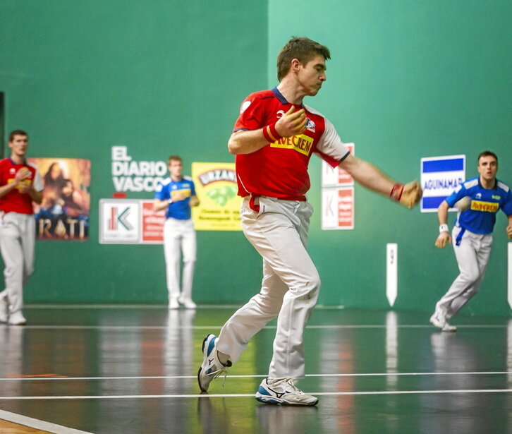 Iker Irribarriak aspaldi ez bezala gozatu eta gozarazi zuen atzo Labriten.