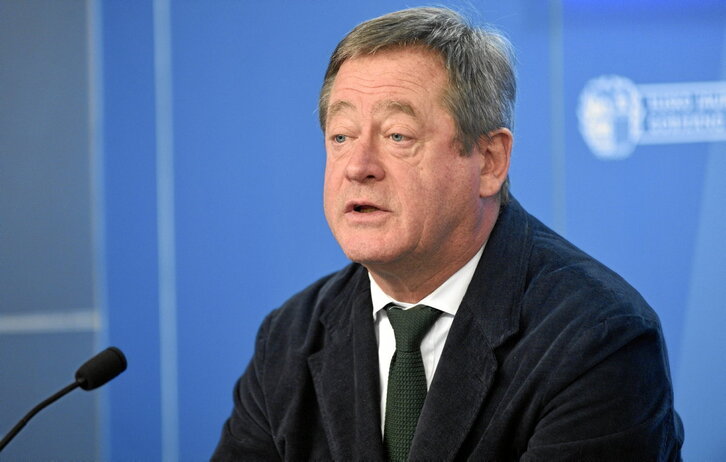 El portavoz del Gobierno,, Bingen Zupiria, señaló que el ex director no tuvo respuesta a su petición para pasar al sector privado.