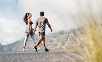 Caminar 11 minutos de manera vigorosa es beneficioso para la salud.