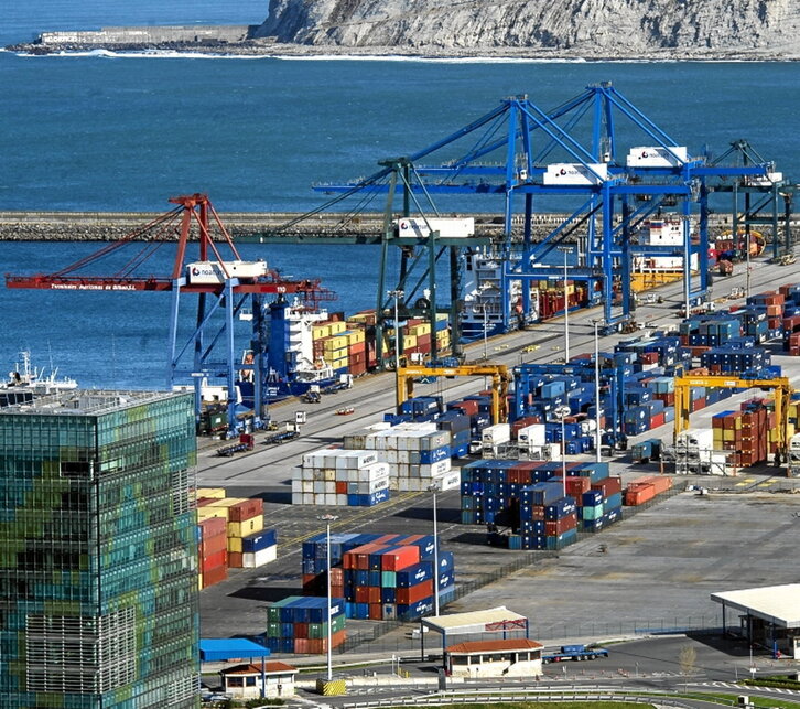 Imagen de archivo de los muelles de Santurtzi.