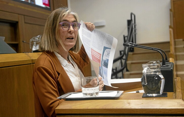 La parlamentaria de EH Bildu Nerea Kortajarena en el pleno de ayer.