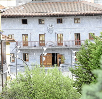 Ayuntamiento de Alonsotegi.