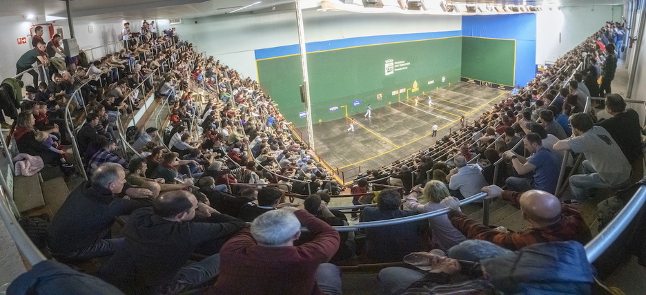 Donostiako Atano III.ena zalez bete da. 