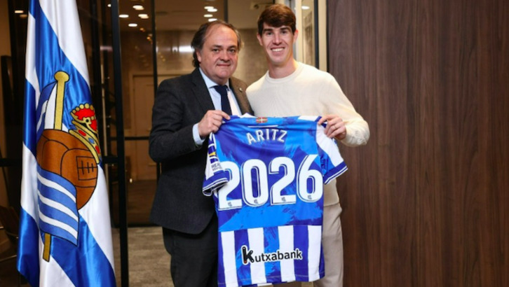 Aperribay con Elustondo tras renovar hasta 2026.