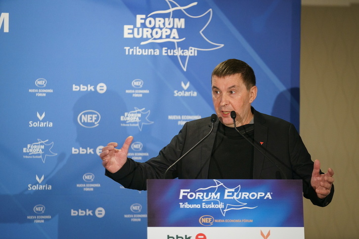 Arnaldo Otegi, en el desayuno informativo de Fórum Europa-Tribuna Euskadi.