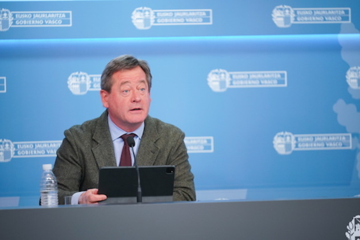 El portavoz del Gobierno, Bingen Zupiria, ha echado balones fuera durante la rueda de prensa.