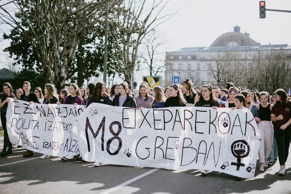 Des élèves du lycée Etxepare de Bayonne se sont joints au mouvement.