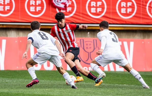 Aingeru Olabarrieta ha ocupado la banda derecha del ataque. (@AthleticClub) Aingeru Olabarrieta ha ocupado la banda derecha del ataque. (@AthleticClub)