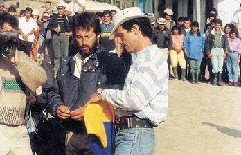 Carlos Pizarro, comandante en jefe del M-19, el 9 de marzo de 1990 durante el evento de dejación de armas del M-19.
