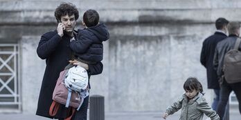 Miki Esparbé es una escena de 'Una vida no tan simple'