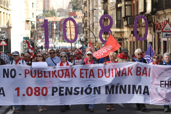 Los pensionistas se han manifestado en Bilbo.