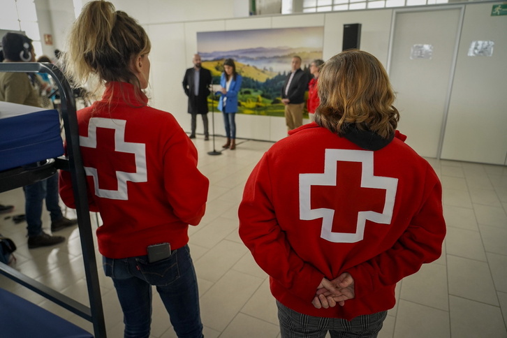 Migratzaileei Premiazko Arreta Emateko Erakundearteko Koordinazio Mahaiaren bilera izan da Irunen.