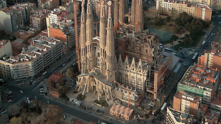 Bartzelonako Familia Santuaren basilika 2026rako bukatu nahi dute.