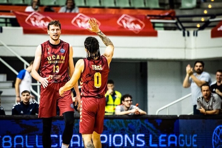 Trice y Pustovyi celebran la clasificación murciana a cuartos de final, en detrimento de Bilbao Basket.