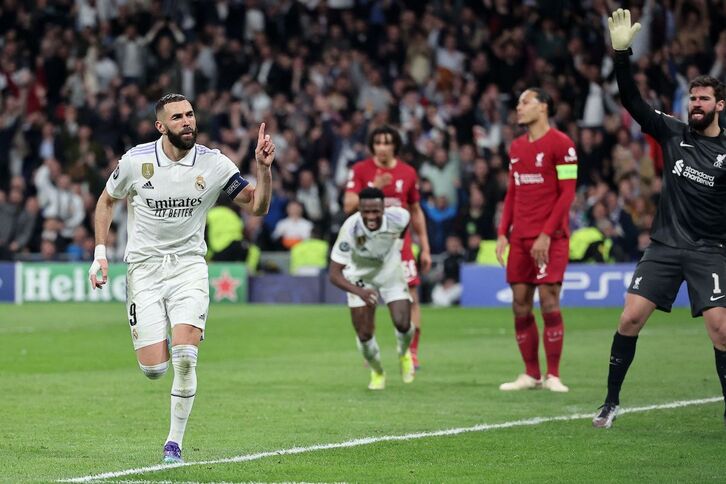 Karim Benzema celebra el 1-0 ante el Liverpool.