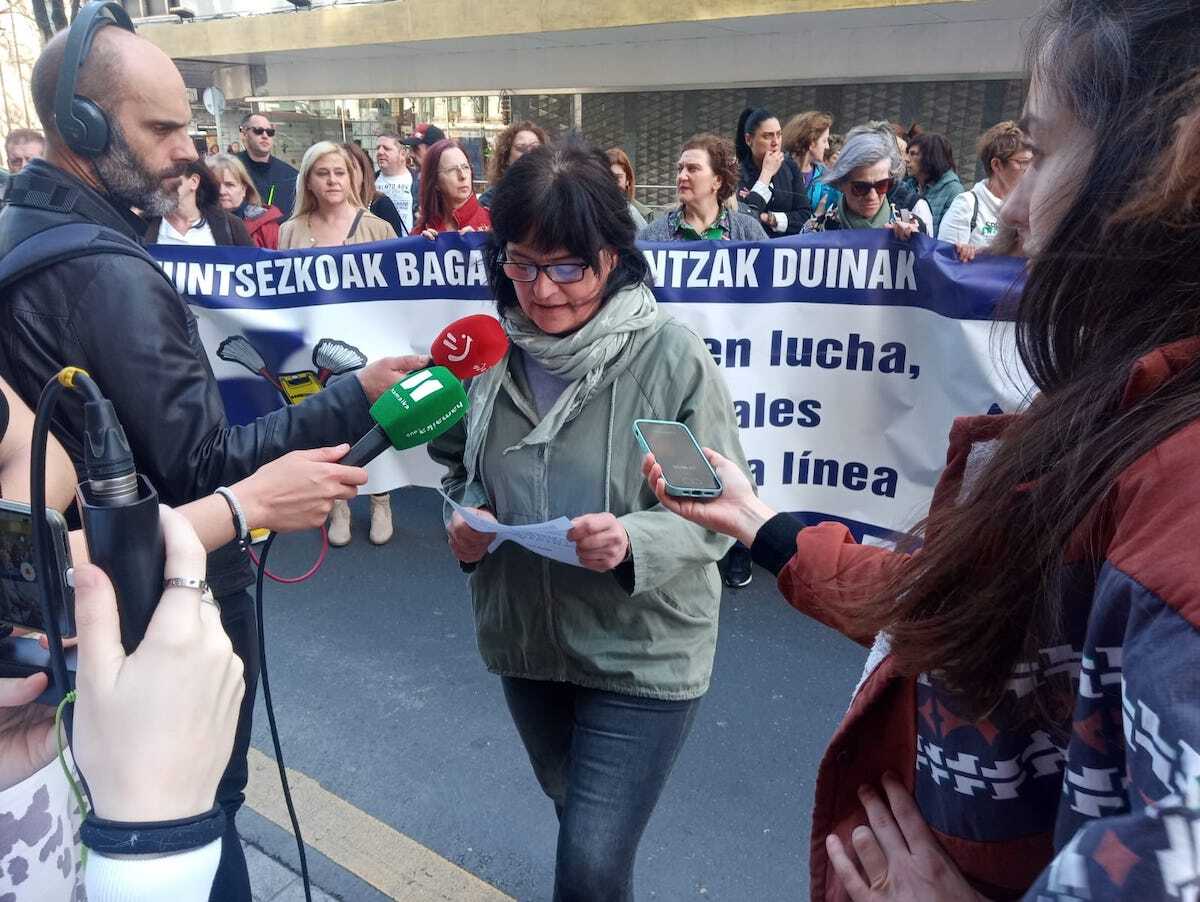 Trabajadoras de las contratas de limpieza de Osakidetza alargan la ...