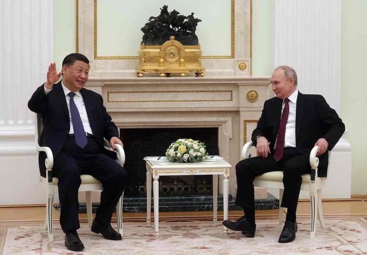 El presidente chino, Xi Jinping, con su homólogo ruso, Vladimir Putin, en el Kremlin.