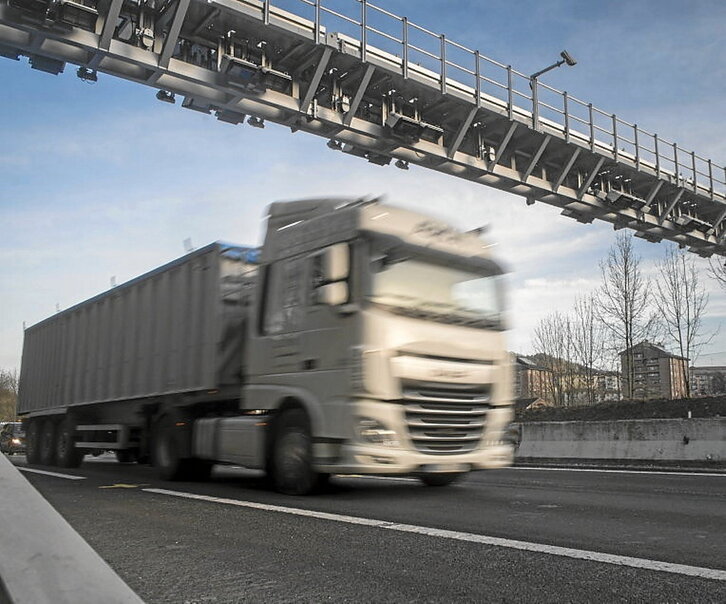 Peaje de camiones en la carretera N-I, en Gipuzkoa.