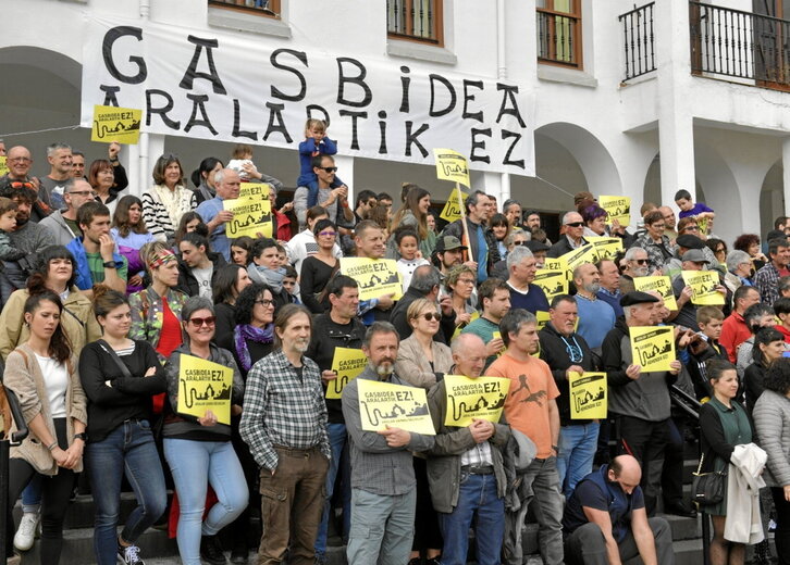 Comparecencia de Aralar Zaindu Dezagun contra el actual proyecto de gasoducto.
