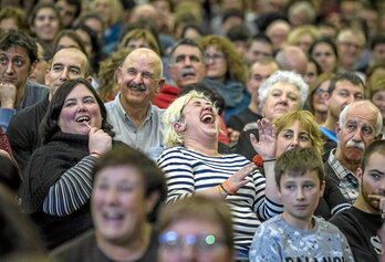 Umoreak askotariko gaitasunak ditu.
