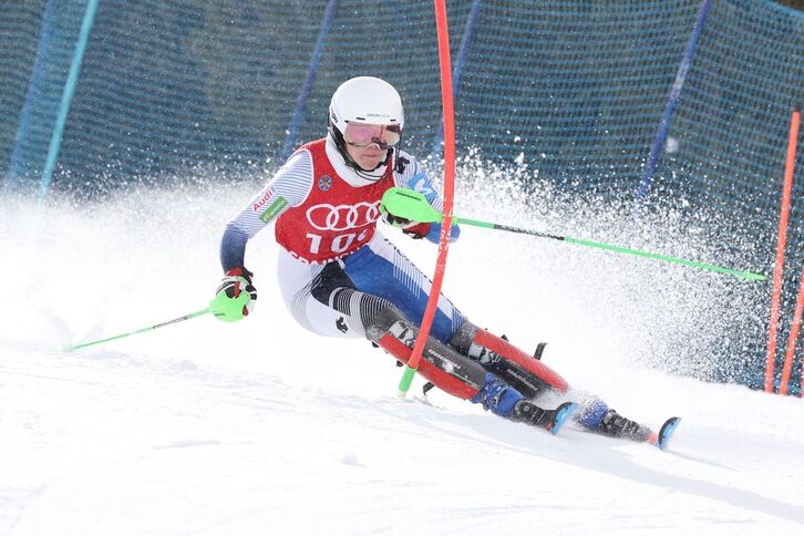 Arrieta Rodriguez en plena prueba de eslalon.