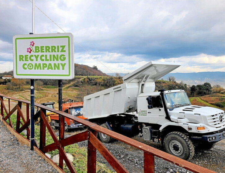 La empresa Berriz Recycling ya trabaja en la zona donde pretende construir el nuevo vertedero.