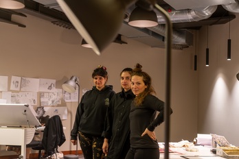 Andrea Ganuza, Clara Chotil eta Charlotte Gosselin.