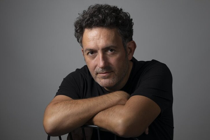 El escritor portugalujo Mikel Santiago, autor de ‘La última noche en Tremore Beach’.