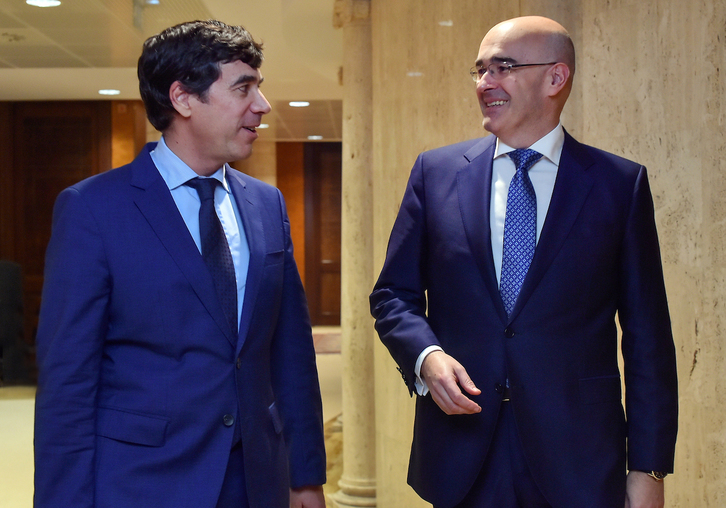 Anton Arriola, presidente de Kutxabank, junto a Eduardo Ruiz de Gordejuela, el nuevo consejero delegado.