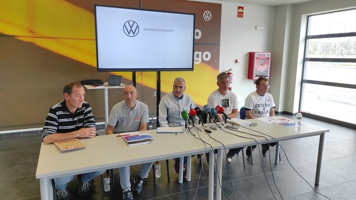 Imagen de la rueda de prensa que ha ofrecido el comité de empresa de VW Nafarroa.