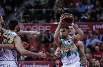 Uztaipeko lan bikainari esker irabazi zuen Bilbao Basketek Zaragozan.