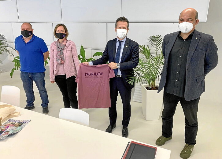 El consejero Bildarratz, en un acto con ikastolas en el marco de Ibilaldia 2021.