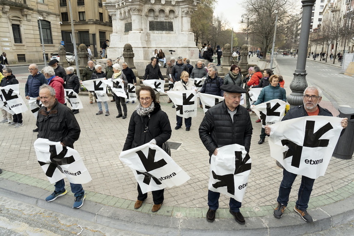 Iruñeko elkarretaratzea Sarasate pasealekuan.