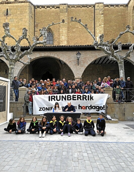 Irunberrin eginiko agerraldia.