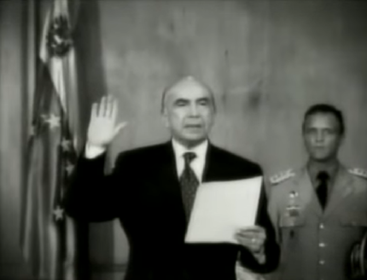 Pedro Carmona, Venezuelako presidente karguari zin egiten.