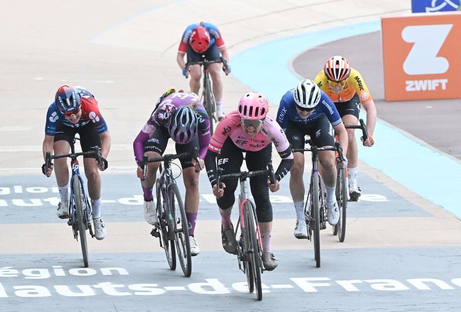 Alison Jacksonek sprintean lortu zuen urrezko garaipena.