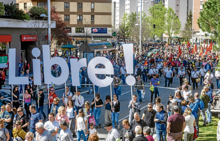 La manifestación por la Avenida Baiona. 