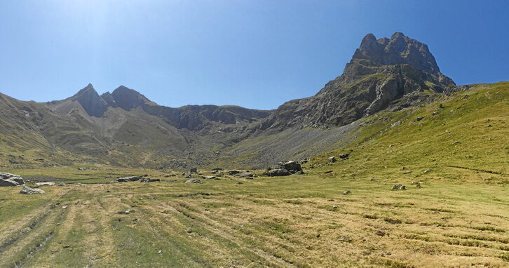 Panorámica desde la Canal Roya, con el pico Anayet a la derecha, el pasado verano.