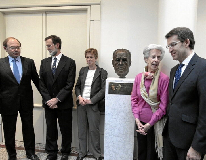 El busto de Manuel Fraga en el Senado.