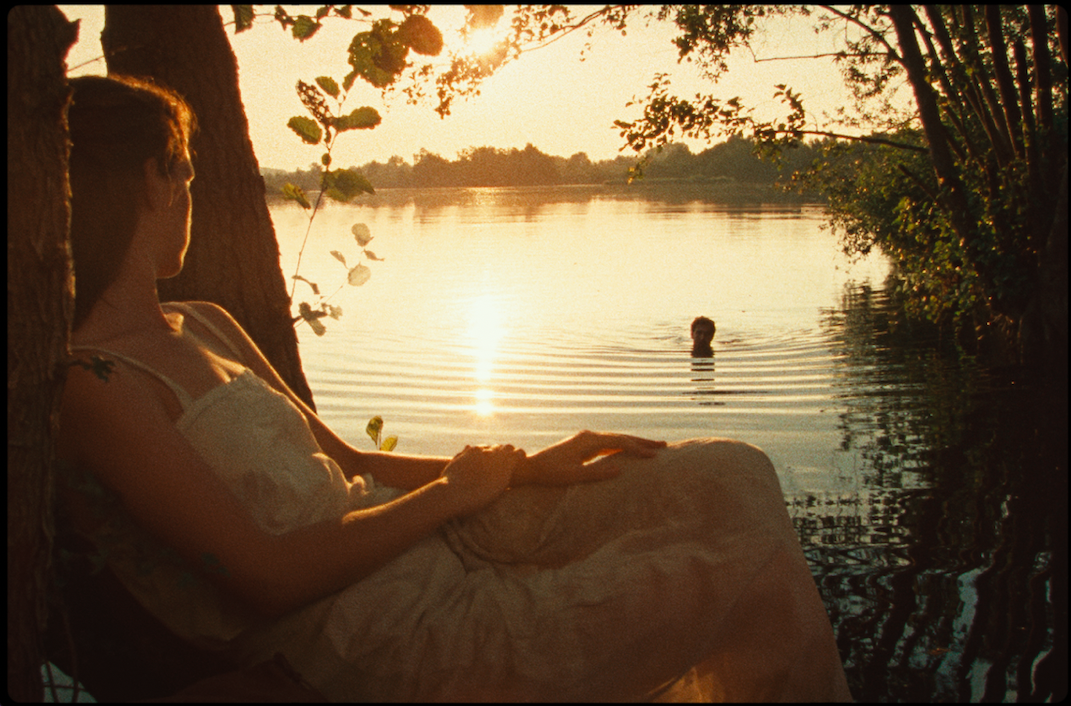 Fotograma de ‘Scarlet’.