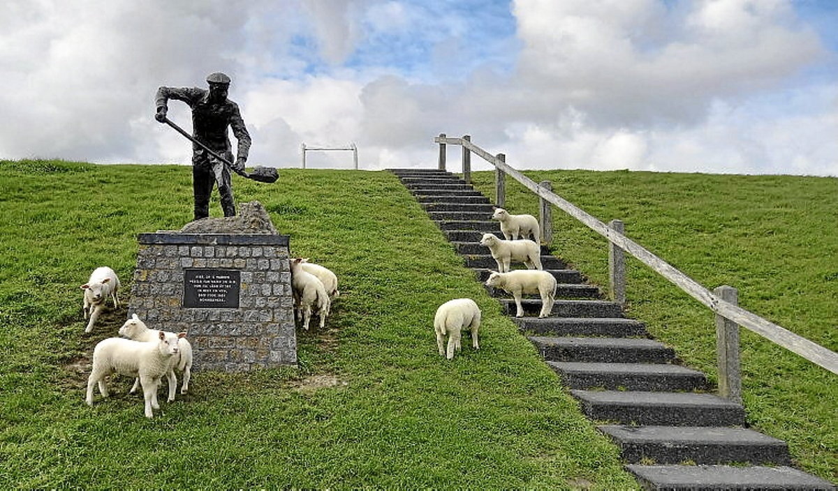 «Lokatzetako langilea» da oroigarri nagusia polder hartan (Ellen FLORIS)