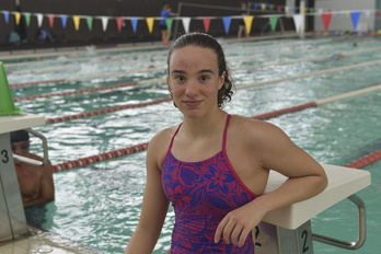 Nahia Garrido entrenatu berritan, Tolosako igerilekuan. 