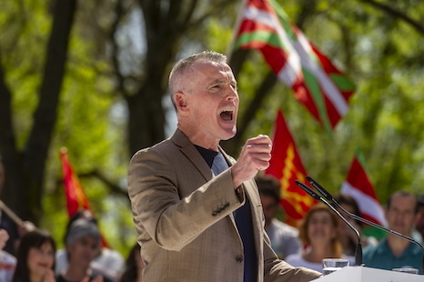 Declan Kearney, en la celebración del Aberri Eguna en Iruñea. (Jaizki FONTANEDA | FOKU)